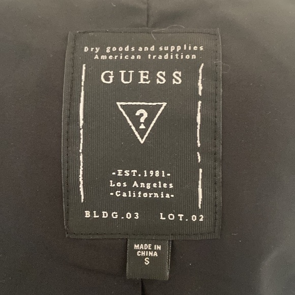 Guess 2 toned size small faux fur vest. Great condition, used - Picture 3 of 3